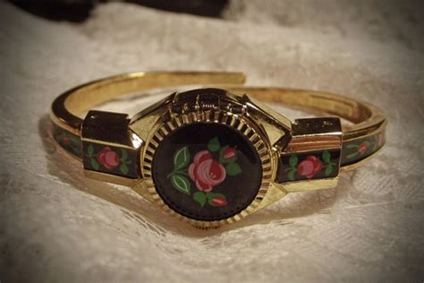 old nelson watches for women